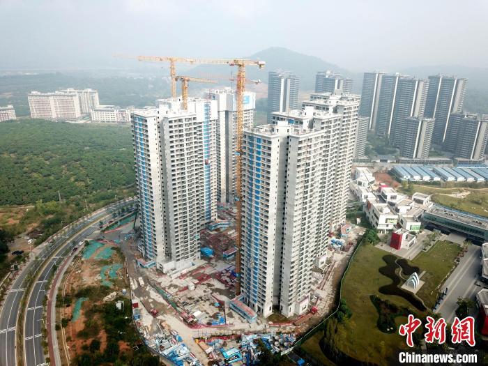 廣州一在建樓盤。 范少鵬 攝