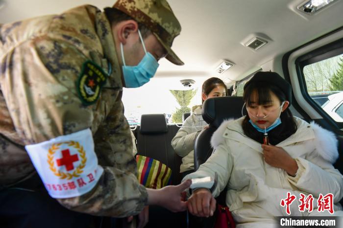 包餃子、拜年、探訪哨所西藏軍嫂高原過春節(jié)