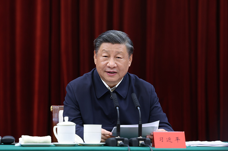 2023年10月12日下午，中共中央總書記、國家主席、中央軍委主席習(xí)近平在江西省南昌市主持召開進(jìn)一步推動(dòng)長江經(jīng)濟(jì)帶高質(zhì)量發(fā)展座談會(huì)并發(fā)表重要講話。新華社記者 鞠鵬 攝