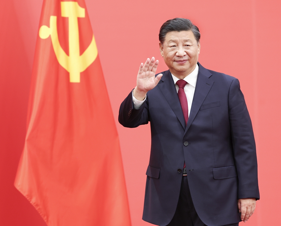 2022年10月23日，習(xí)近平在北京人民大會(huì)堂同采訪中共二十大的中外記者親切見(jiàn)面。