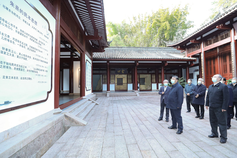 2021年3月22日，習(xí)近平在福建南平武夷山朱熹園，了解朱熹生平及理學(xué)研究等情況。