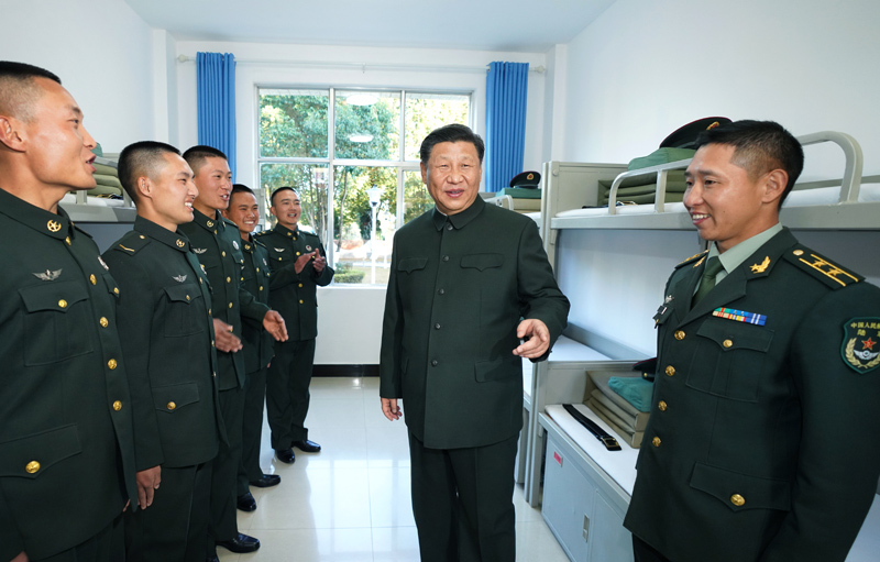 2020年1月19日，習(xí)近平主席視察駐云南部隊(duì)，深入邊防一線，看望慰問(wèn)官兵。