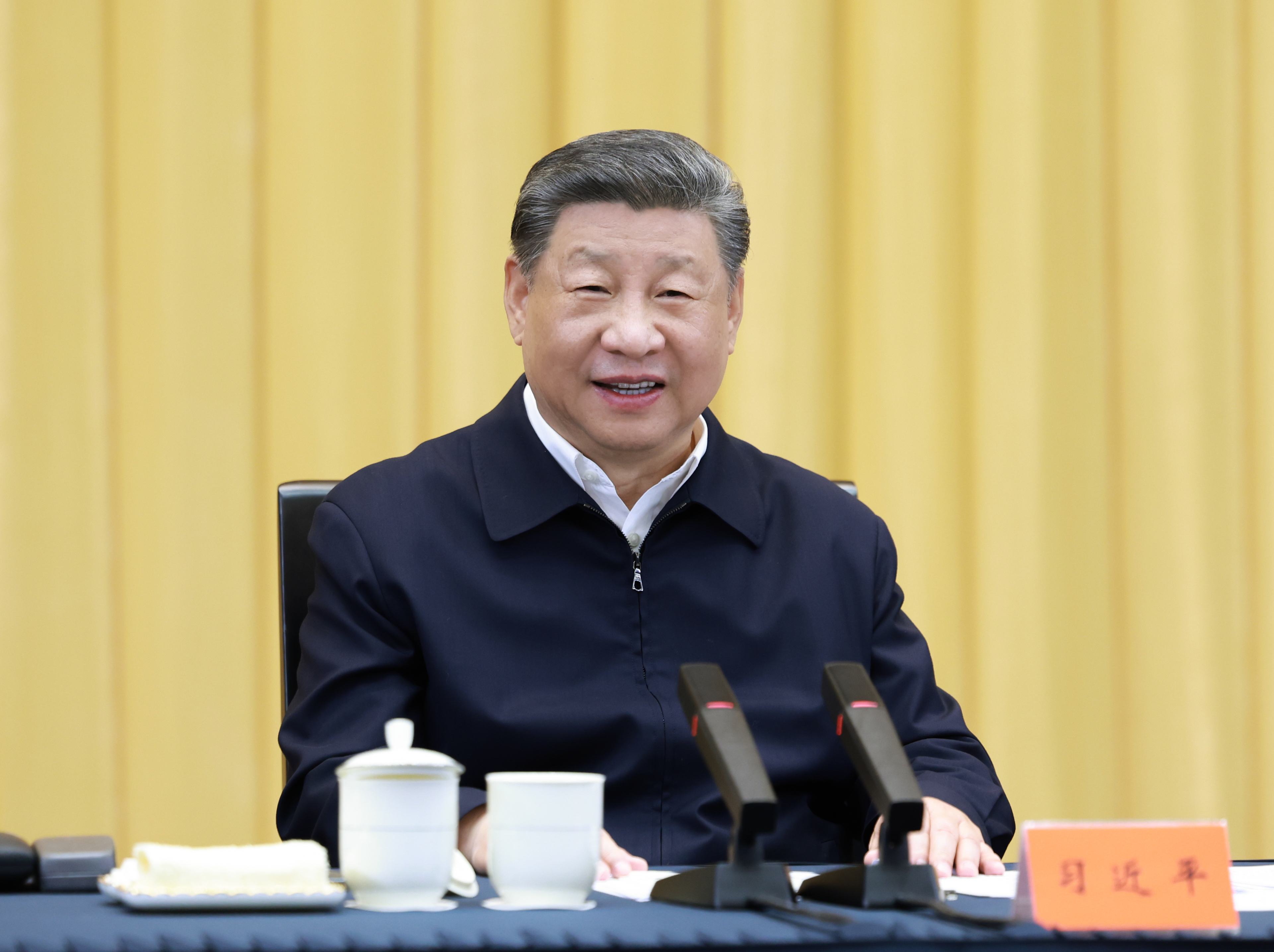 2025年4月30日上午，習(xí)近平總書(shū)記在上海主持召開(kāi)部分省區(qū)市“十五五”時(shí)期經(jīng)濟(jì)社會(huì)發(fā)展座談會(huì)并發(fā)表重要講話。