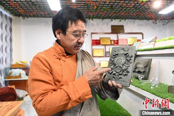 非遺傳承人拉花：把石頭變成精美藝術品愿培養(yǎng)更多“接班人”