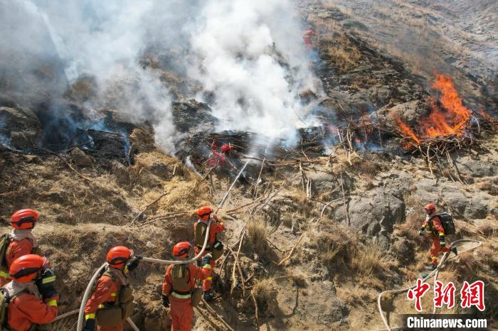 山地滅火訓練?！∥鞑厣窒揽傟犔厍诖箨?供圖