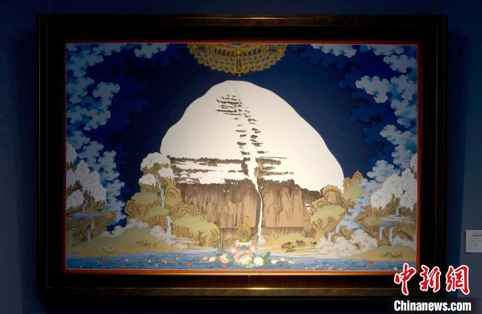 圖為5月16日，展覽中新創(chuàng)唐卡作品《岡底斯山》?！±盍?攝